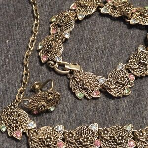 Vintage Gold Tone Floral Necklace 14" & Bracelet 6" Set Spring Easter Grannycore
